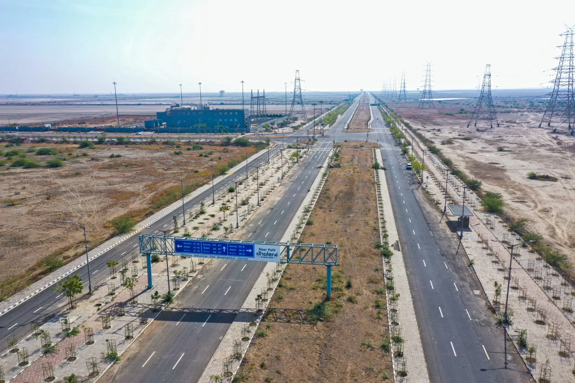 Landscaped roadway and junction infrastructure in Dholera